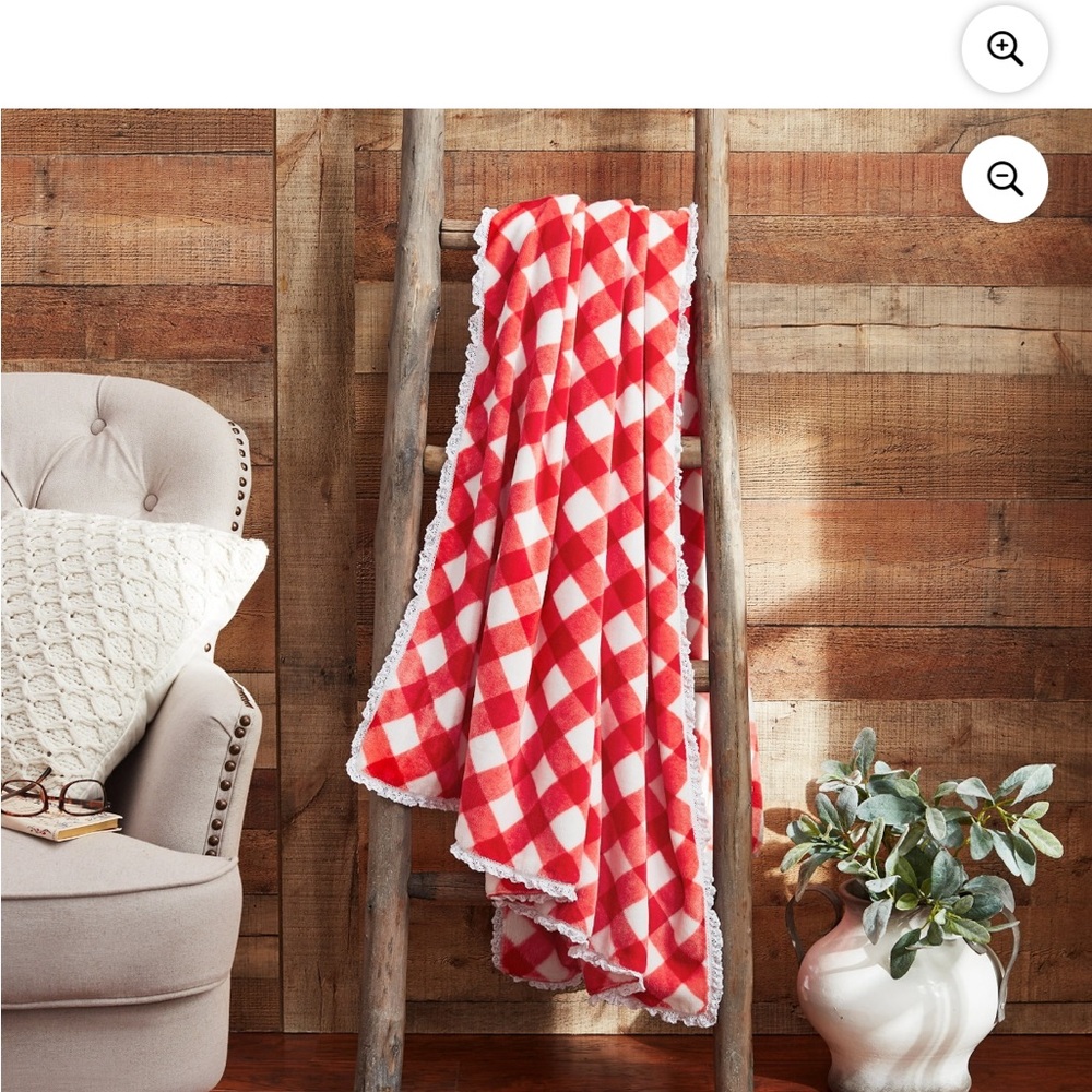 🌹 Pioneer Woman Charming Check Plush Throw, Red